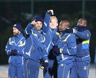 Fenerbahçe’de 2 futbolcu kart sınırında