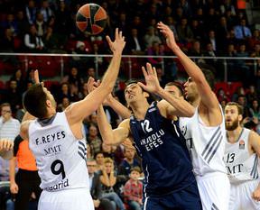 Zalgiris, Anadolu Efes'e çalıştı !