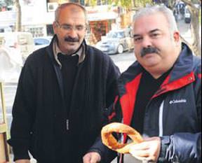 Simitle kahvaltı keyfi