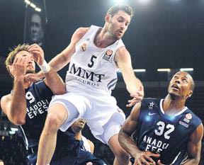 Anadolu Efes'e Avrupa'da yılbaşı piyangosu