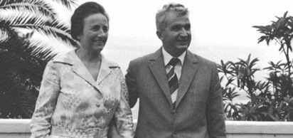 Romanya Devlet Başkanı Nikolay Çavuşesku ve eşi Elena Çavuşesku idam edildi. Çavuşeşku çifti olağanüstü bir mahkemede yargılanmışlardı.