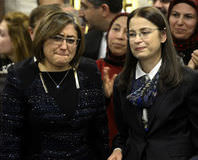 Fatma Şahin gözyaşlarını tutamadı