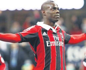 Drogba gidiyor Balotelli geliyor