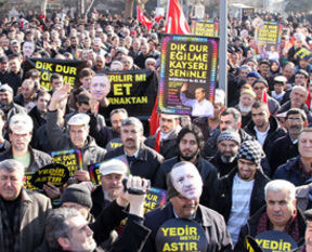 Kayseri'de Başbakan'a büyük destek