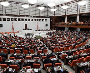 Anayasa değişikliği için anlaştılar