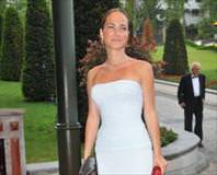 Güzellik kampına girdi