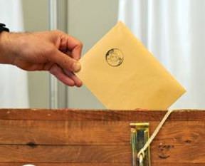 İstanbul'da Topbaş açık farkla önde