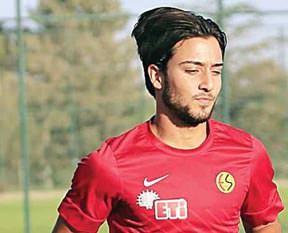 Tarık ortada kaldı!