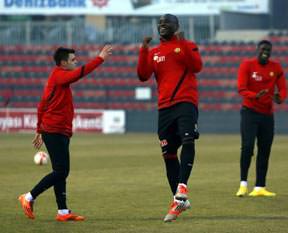 Es-Es'te Akhisar alarmı