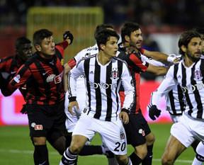 Necip Uysal kampta yok