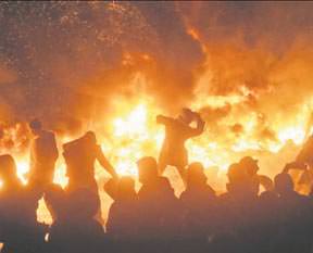 Kiev yanıyor