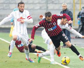 Gençler Rize'yi 3 golle geçti