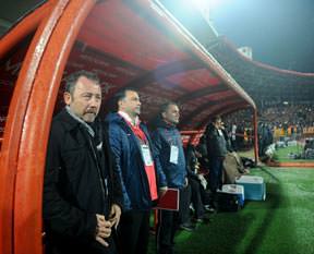 Sergen Yalçın görev başında