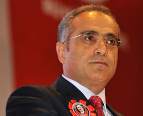 Yalçın Topçu partisinden istifa etti