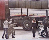 "TIR'ı verin yoksa çatışma çıkar"-1