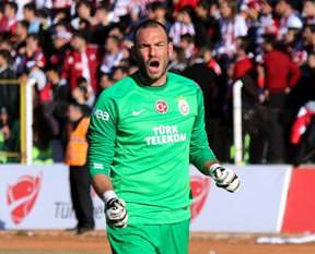 Ufuk Eray'ı geçti!