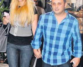 Evde çocuk bakmış