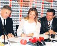 Dünyagöz’den futbolculara jest