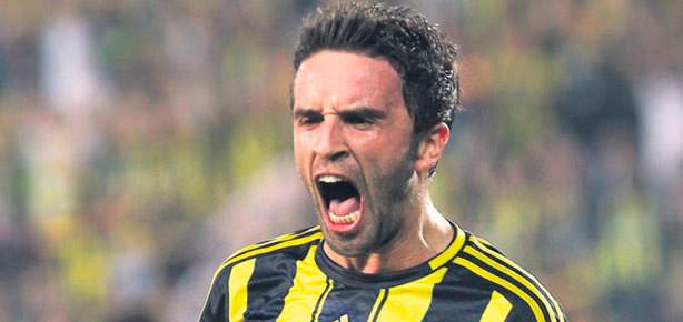 Emenike takımla çalıştı Gökhan zor!
