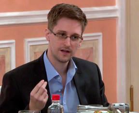 Snowden’a dev destek