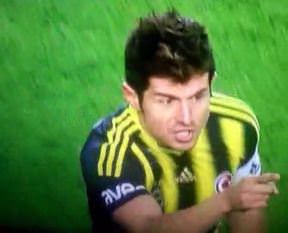 Emre’den ağza alınmayacak küfür!