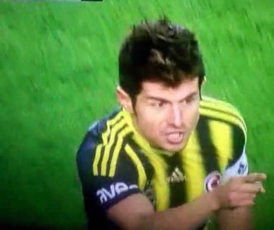 Emre’den ağza alınmayacak küfür!