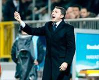 Emre ile aşık değiliz