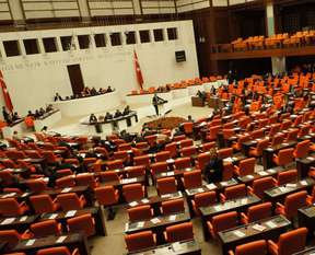 Dershanelerle ilgili düzenleme komisyondan geçti