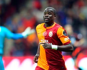 Veysel'in yerine Eboue geçiyor