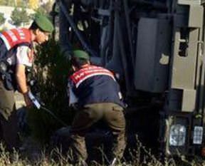 Kars'ta askeri araç devrildi: 3 yaralı