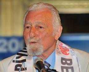 Efsane başkan hastaneye kaldırıldı