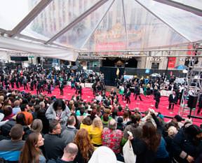 800 milyon kişi izledi