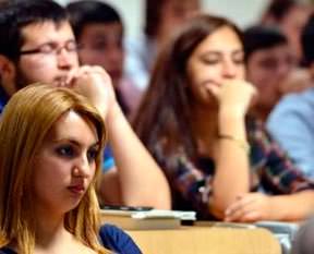 Üniversiteliye 2 bin lira burs geliyor