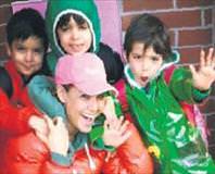 Çocuklarını güldürdü