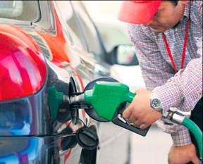 Benzin ucuzluyor
