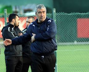 Antalyaspor’da Samet Aybaba istifa etti