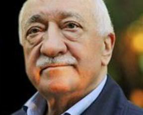 Fethullah Gülen, Kuran-ı Kerim'i yere fırlatmış!