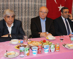CHP'lilerden 'BDP'ye oy verin' çağrısı