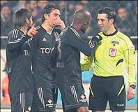 Halı sahada bile vermezler