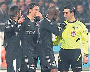 Halı sahada bile vermezler