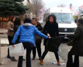 AK Parti seçim ekibine çirkin saldırı