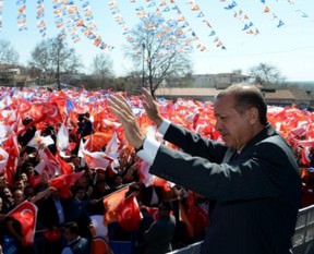 "İpi elinde tutan asıl patronla uğraşıyoruz"