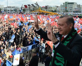 "Türkiye düşmanı kim varsa yol arkadaşlığı ediyor"