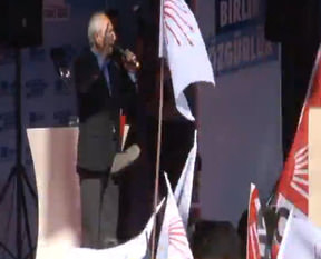 Kılıçdaroğlu'na ayakkabı şoku