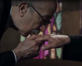 Vadi'de Gülen ve Sarıgül'lü gönderme