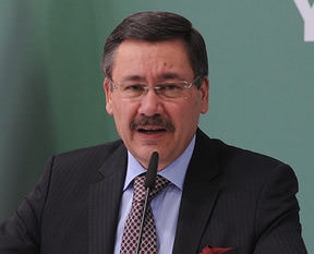 Gökçek galibiyetini ilan etti