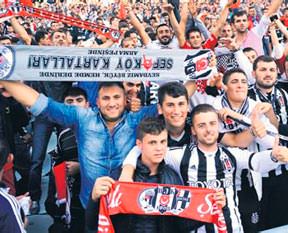 Taraftar Orman'ı istifaya çağırdı!