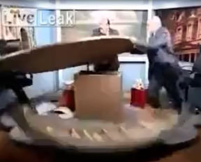 Canlı yayında kavga!