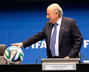 Blatter yine aday!