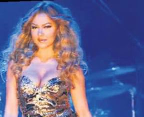Hadise Mersin'i salladı